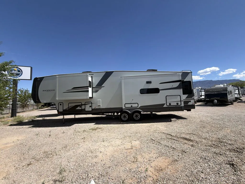 2026 Forest River Rockwood Signature 401SFB - Photo 4
