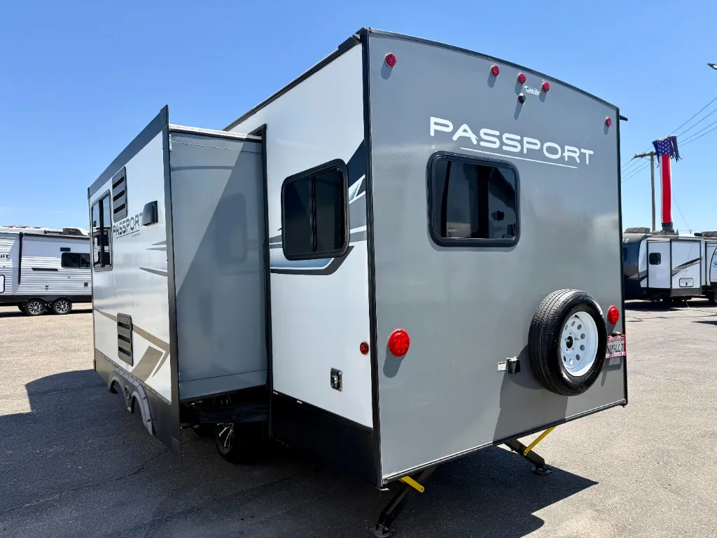 2022 Keystone Passport SL 229RKWE - Photo 4