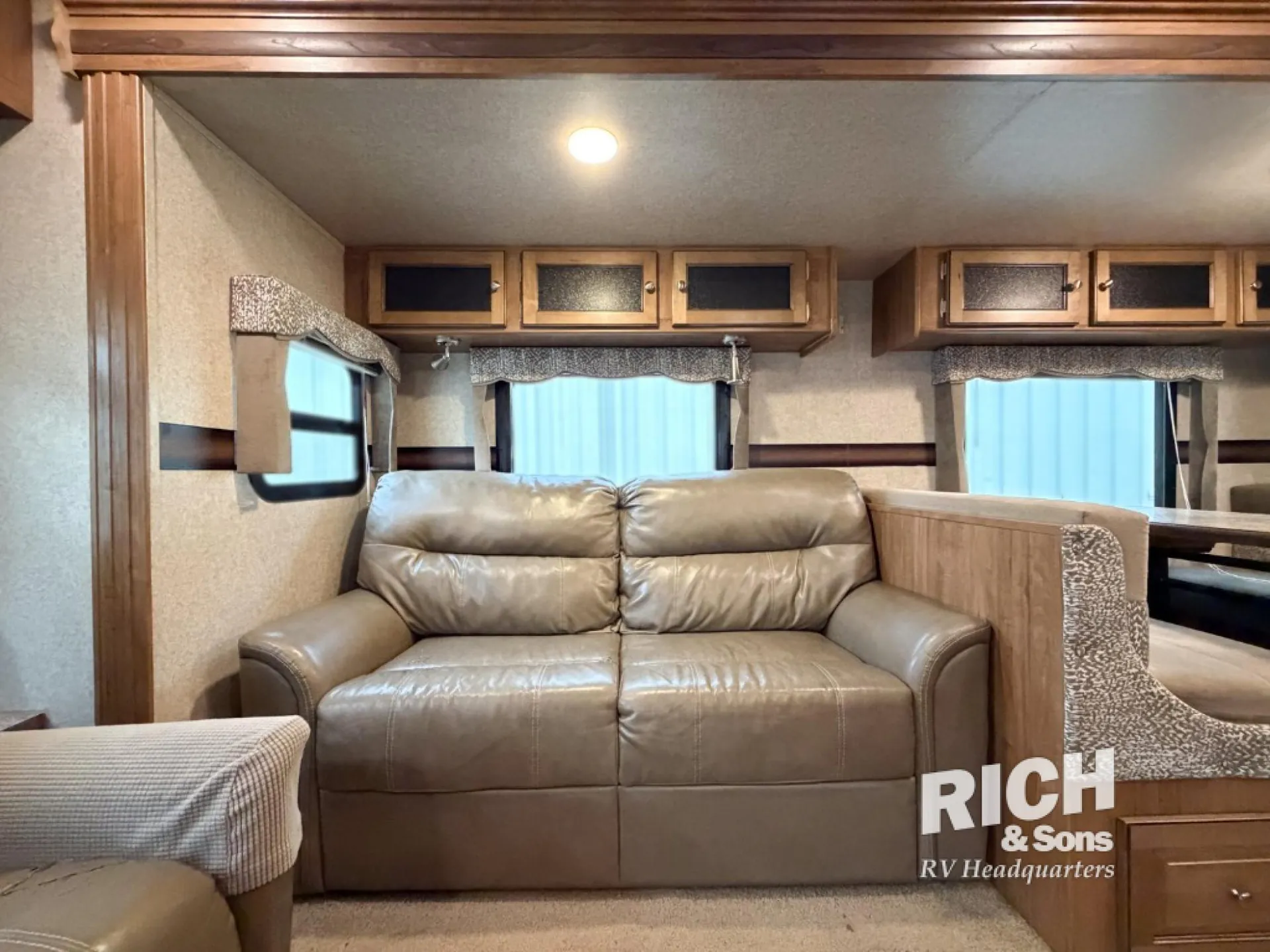 2016 Forest River Rockwood Ultra V 2715VS - Photo 3