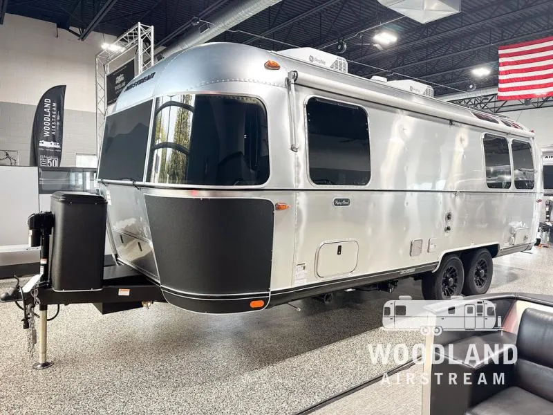 2026 Airstream Flying Cloud 25FB - Photo 3