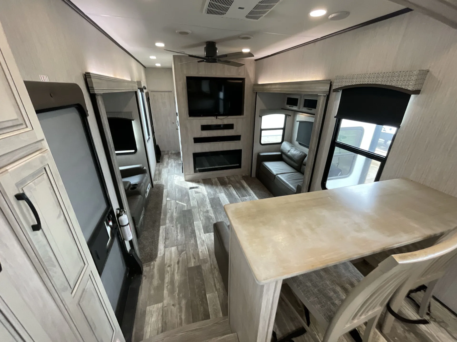 2022 Forest River Sandpiper Luxury 38FKOK - Photo 4
