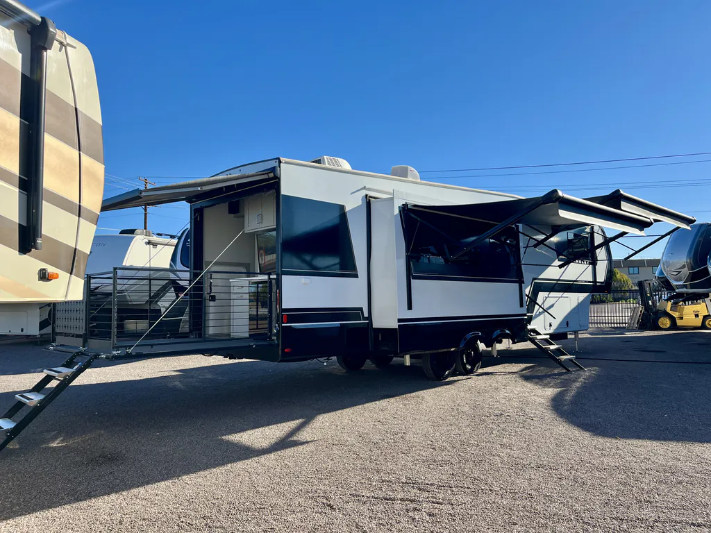 2025 Brinkley Model Z 3400, Photos photo 17