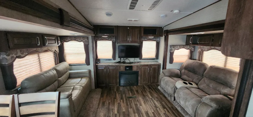 2017 Keystone RV Cougar Half-Ton Series 283RETWE - Photo 3