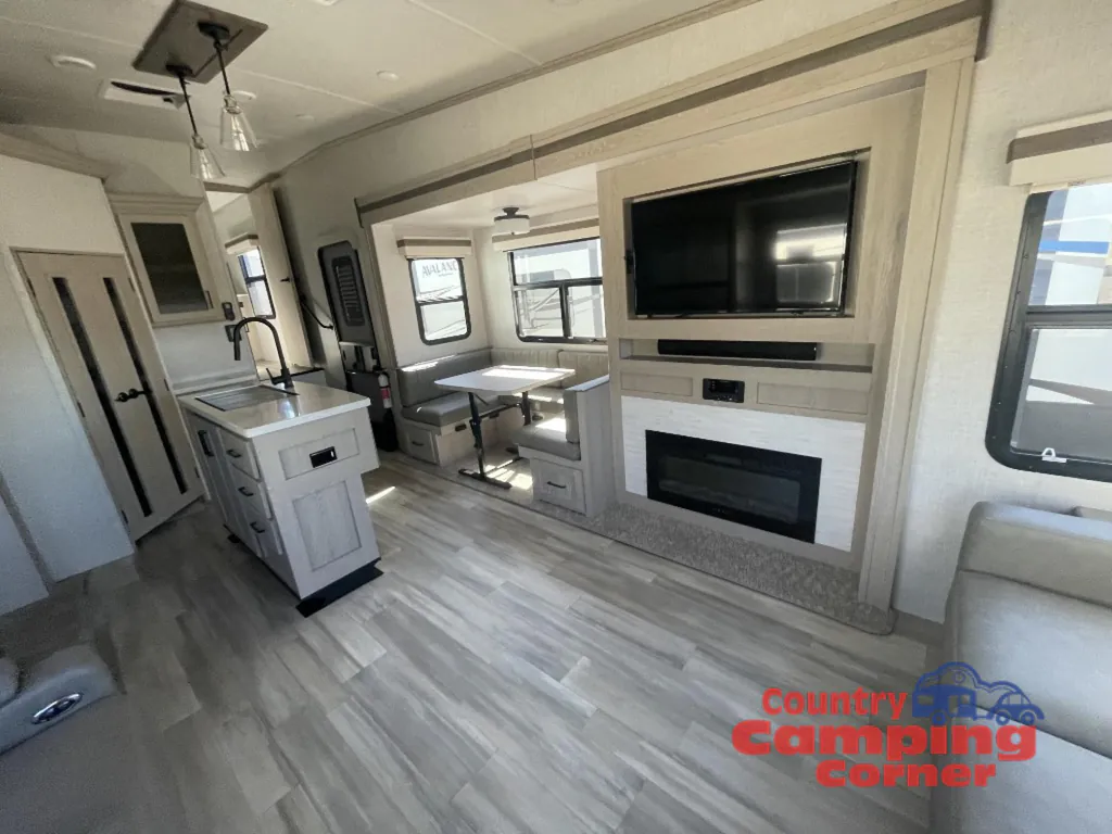2022 Forest River Rockwood Signature Ultra Lite 8288SB, Photos photo 16