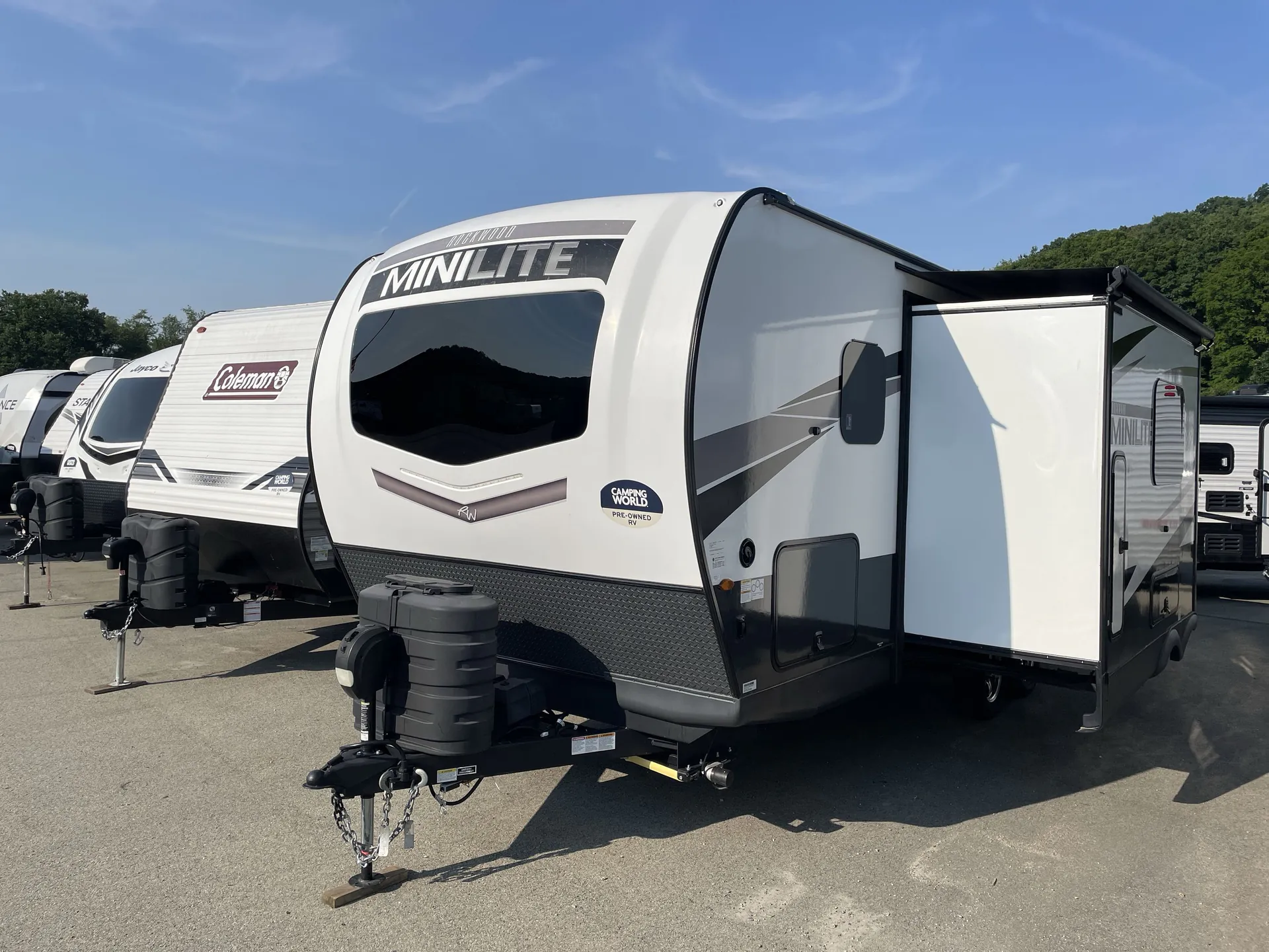 2024 Forest River Rockwood Mini Lite 2509S — off campside