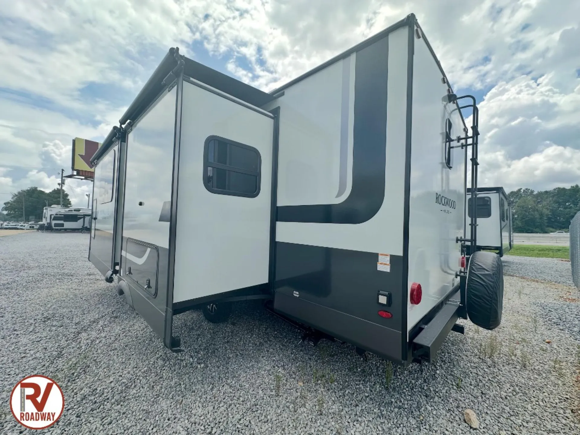 2027 Forest River Rockwood Mini Lite 2523MBR — Photo 5