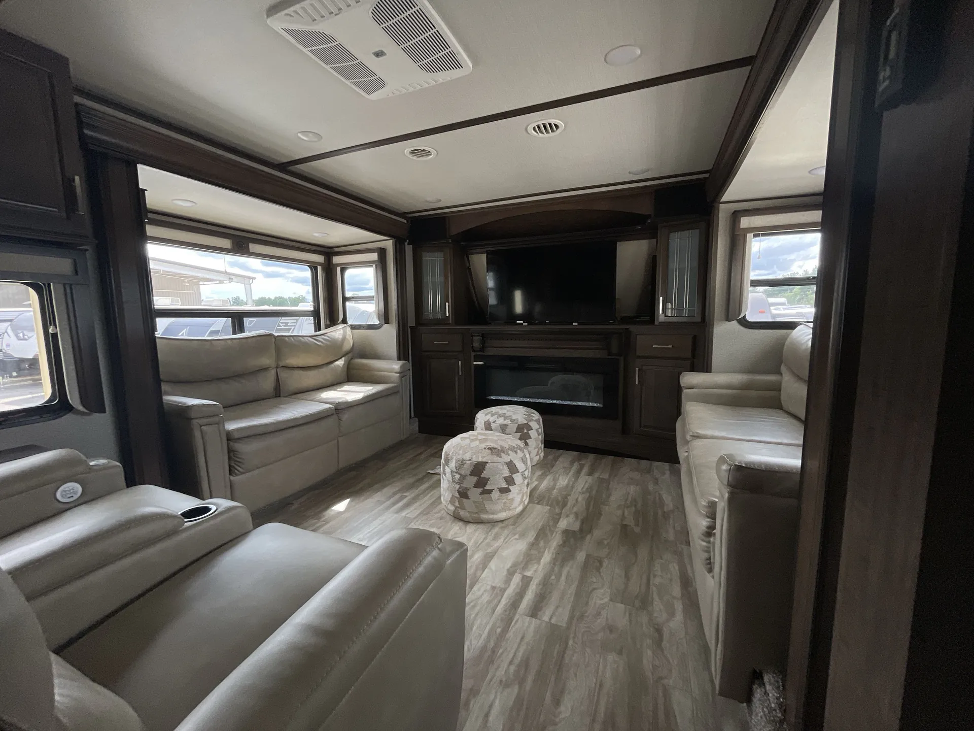 2022 Grand Design Solitude 380FL — living area main