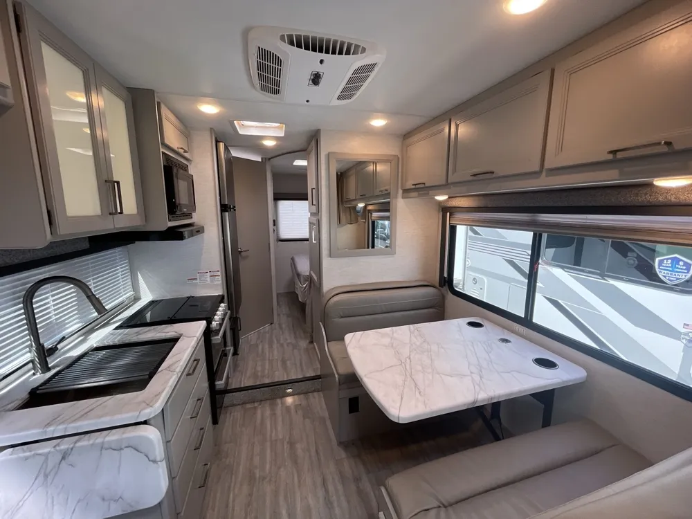 2025 Thor Motor Coach Coleman 22CMF - Photo 3