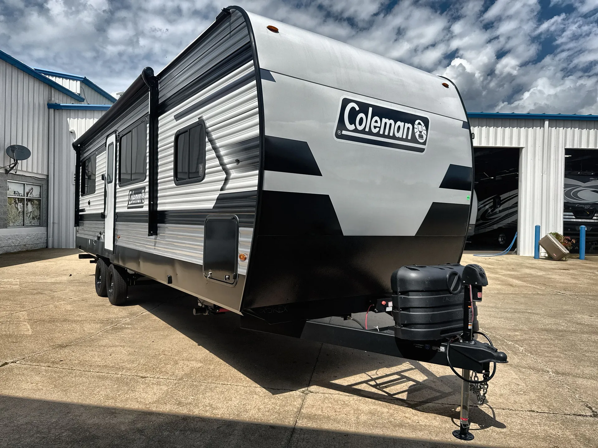 2027 Keystone Coleman Lantern 25REX dealer photo 1 from Camping World