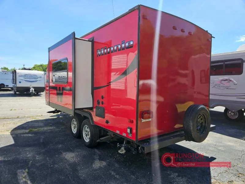 2014 Winnebago Minnie 2101FBS - Photo 4