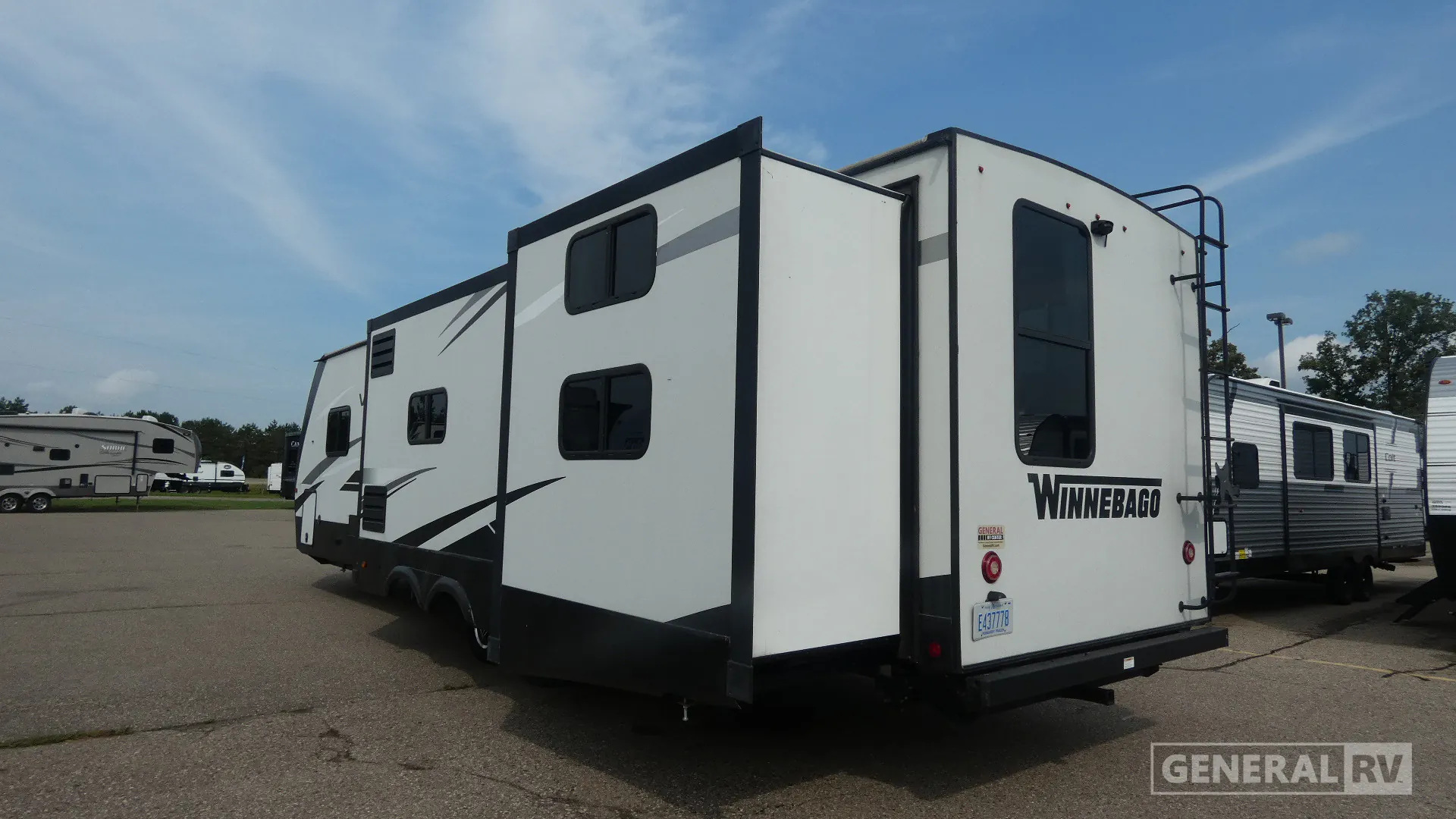 2021 Winnebago Voyage 3538BR - Photo 4