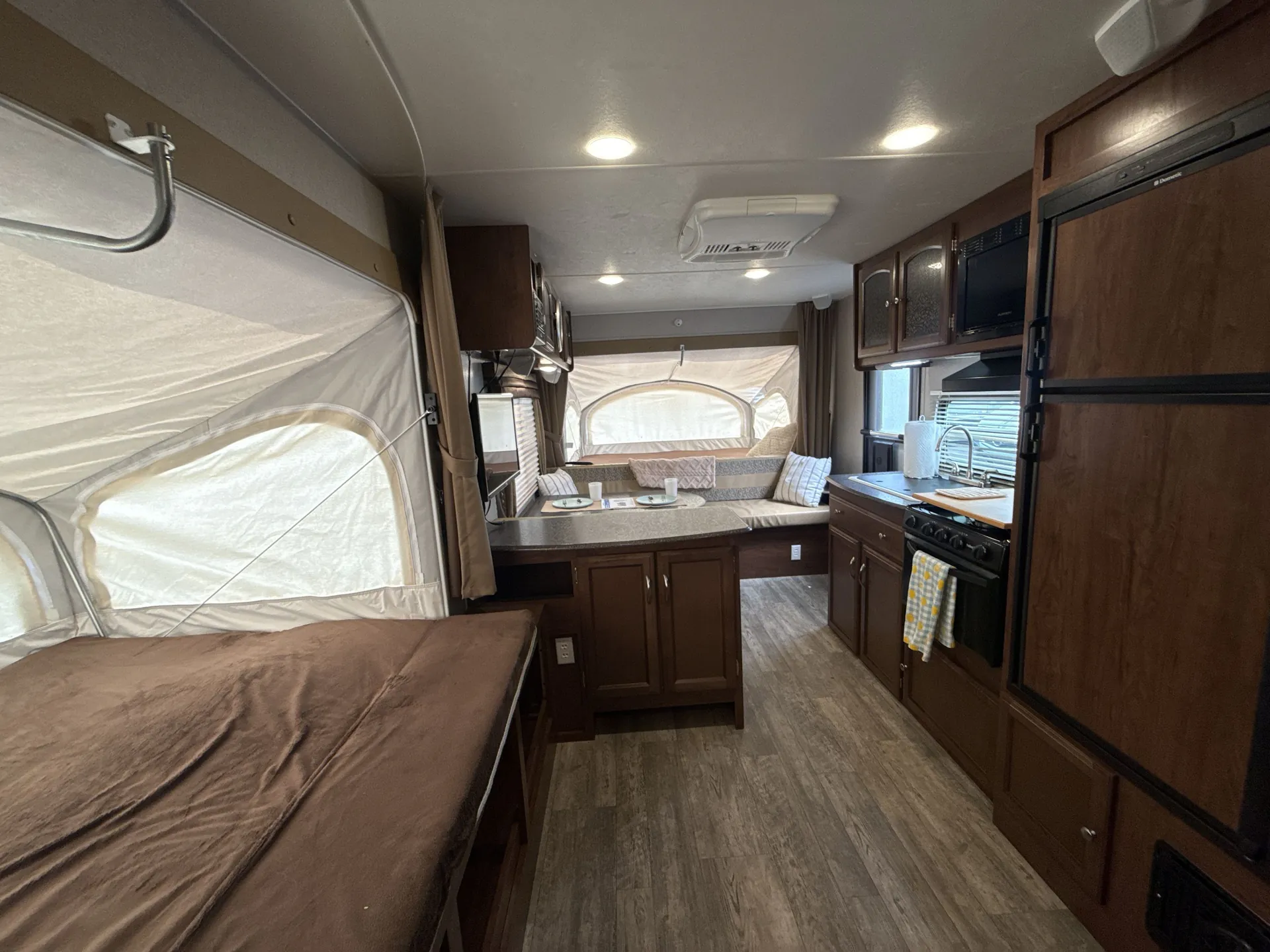 2017 Coachmen Freedom Express Ultra Lite 21 TQX — living area main