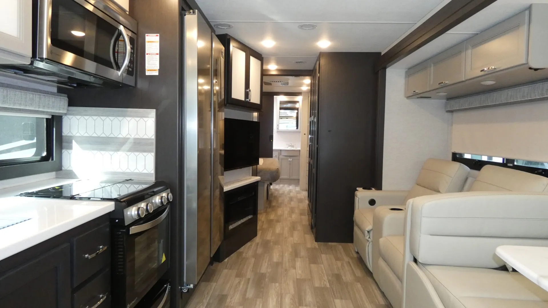 2026 Thor Motor Coach Luminate GG35 - Photo 3