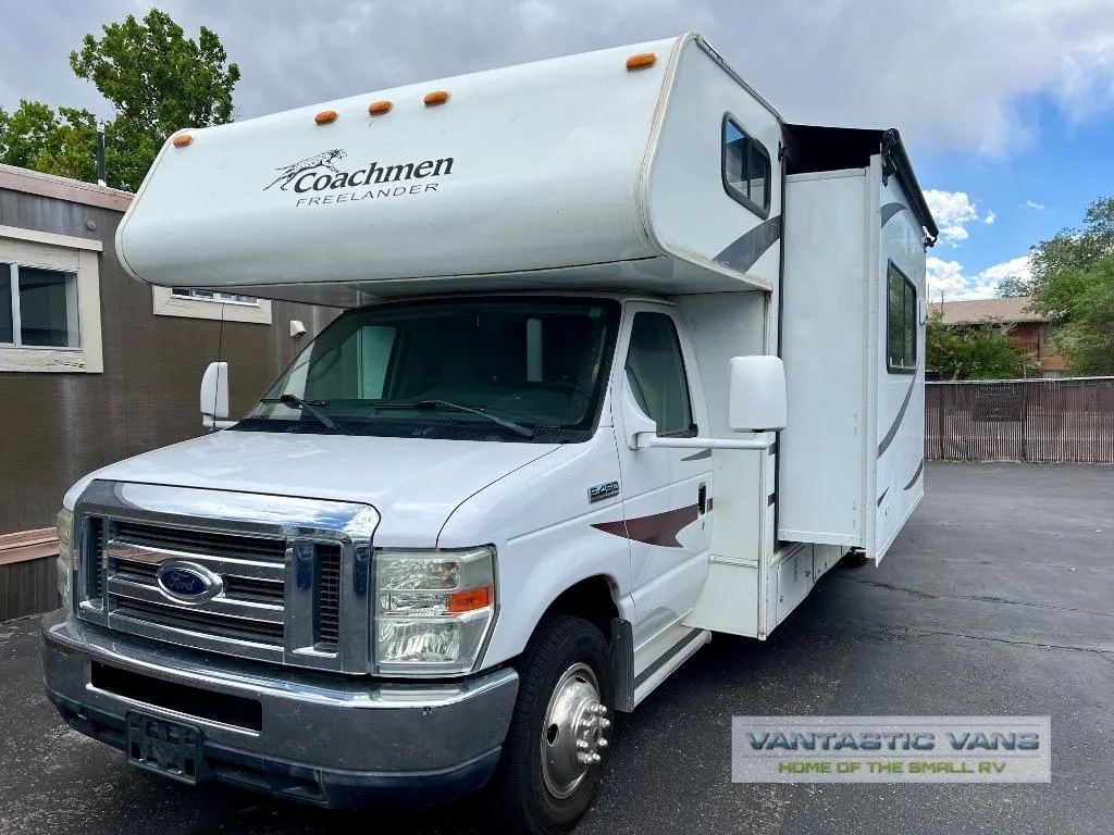 2011 Coachmen Freelander 30 QB - Photo 2