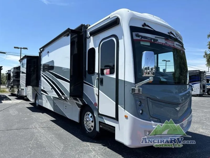 2026 Fleetwood Discovery 38N - Photo 4