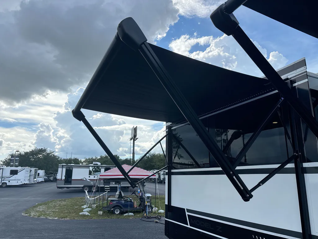 2025 Brinkley Model Z AIR 295, Photos photo 32