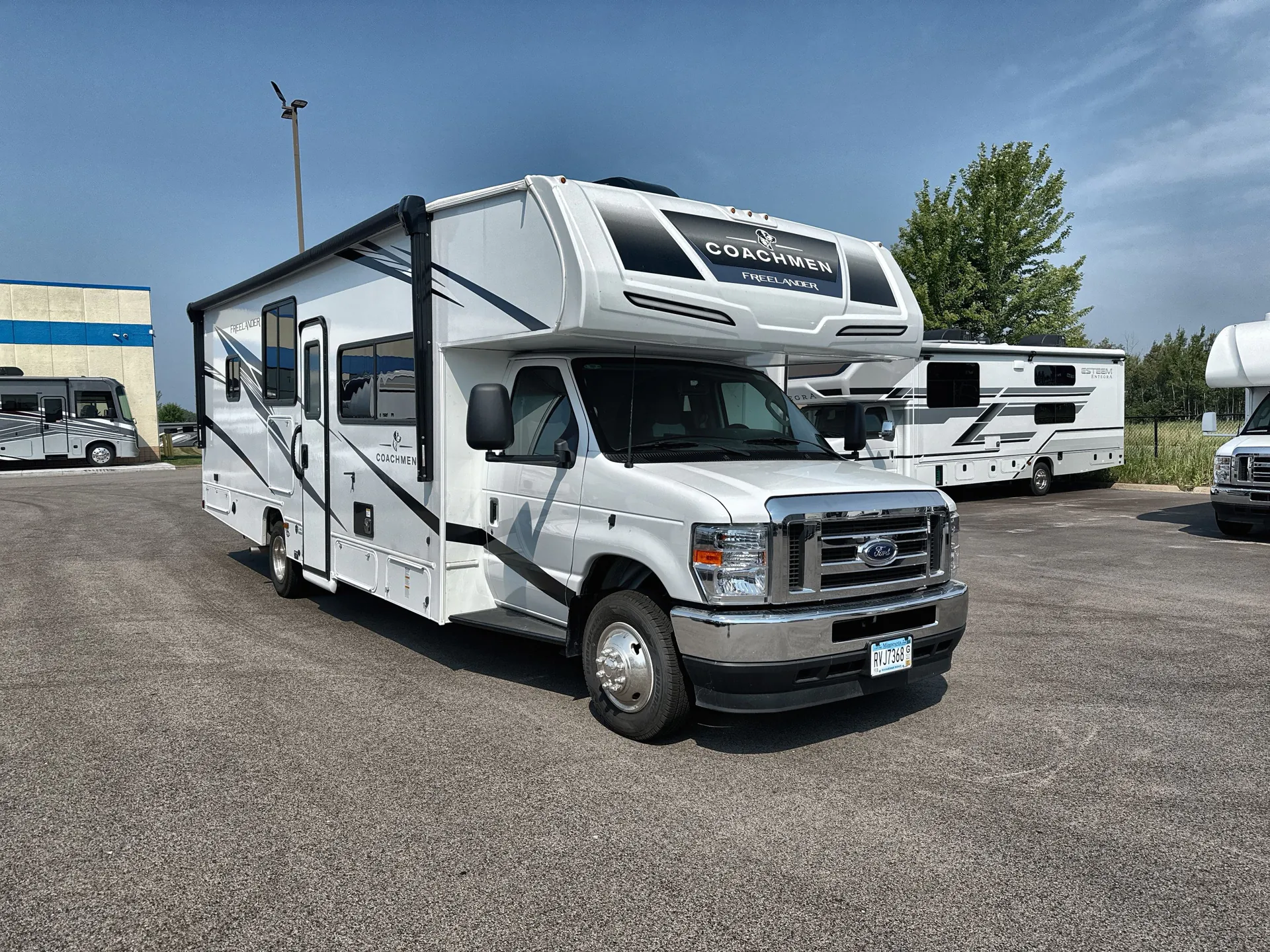 2025 Coachmen Freelander 29KB - Photo 2