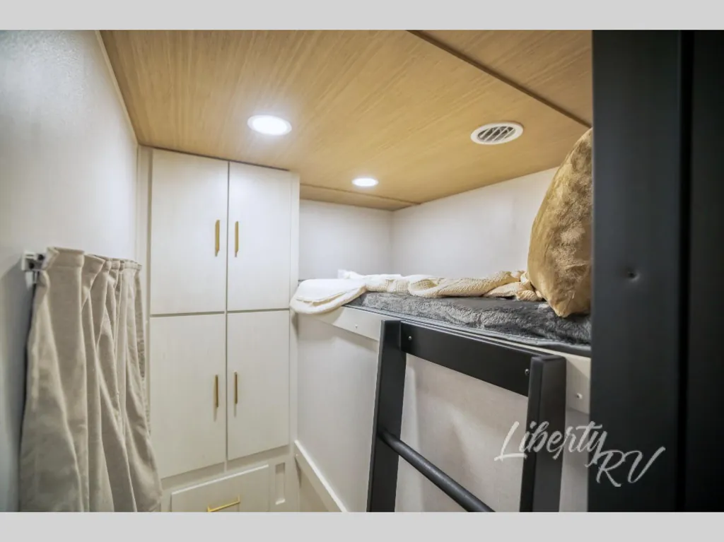 2027 Forest River Vibe 2900KB, Photos photo 11