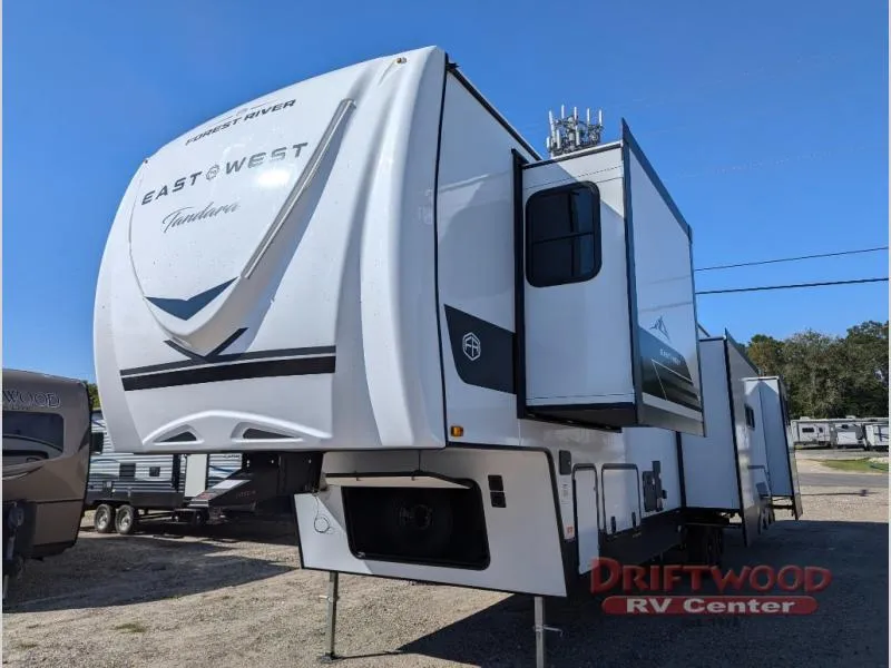 2026 East to West Tandara 389DS - Photo 3