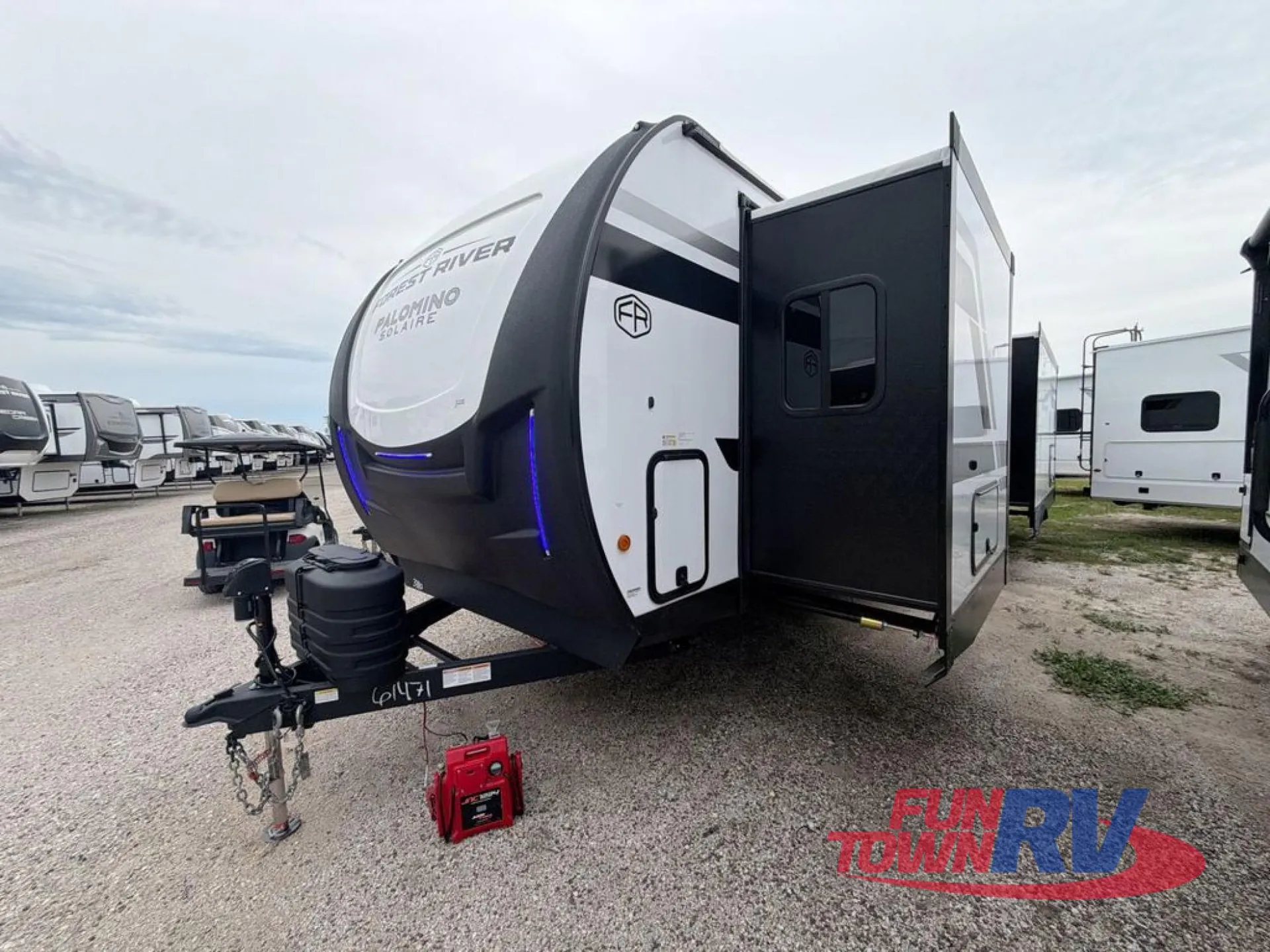 2026 Forest River Solaire 3380RLBT dealer photo 4 from Fun Town RV