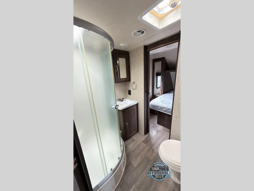 2018 Forest River Vibe Extreme Lite 224RLS, Photos photo 15