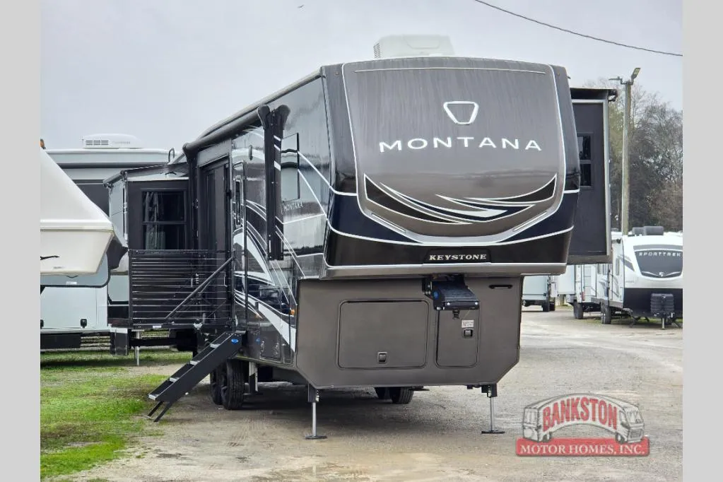 2026 Keystone Montana 3532SP - Photo 2