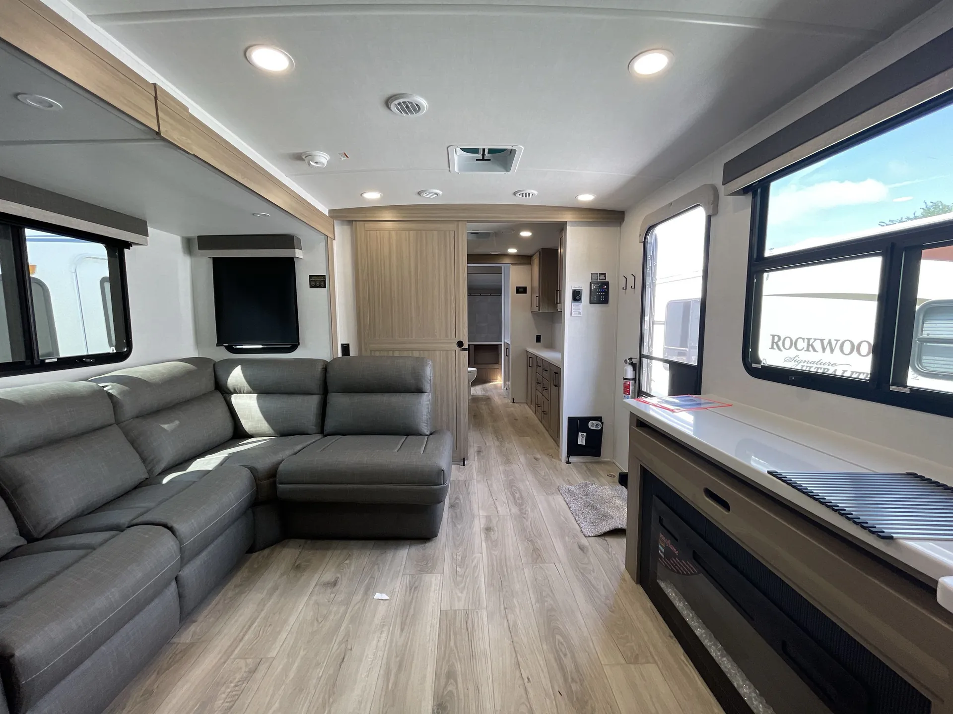 2027 Forest River Rockwood Ultra Lite 2711RK — living area main