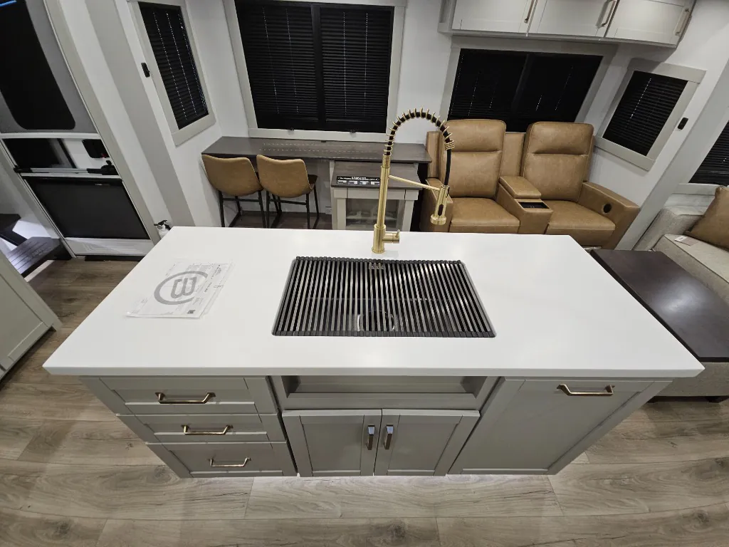 2026 Brinkley Model Z 3515, Kitchen photo 5