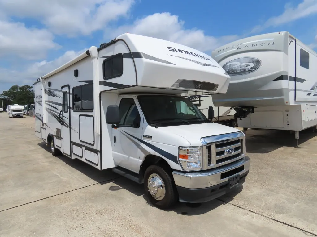 2023 Forest River SUNSEEKER CLASSIC 3270S - Photo 2