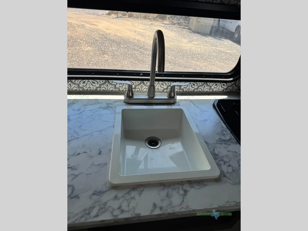 2023 Dutchmen Coleman Lantern LT 18FQ, Photos photo 15