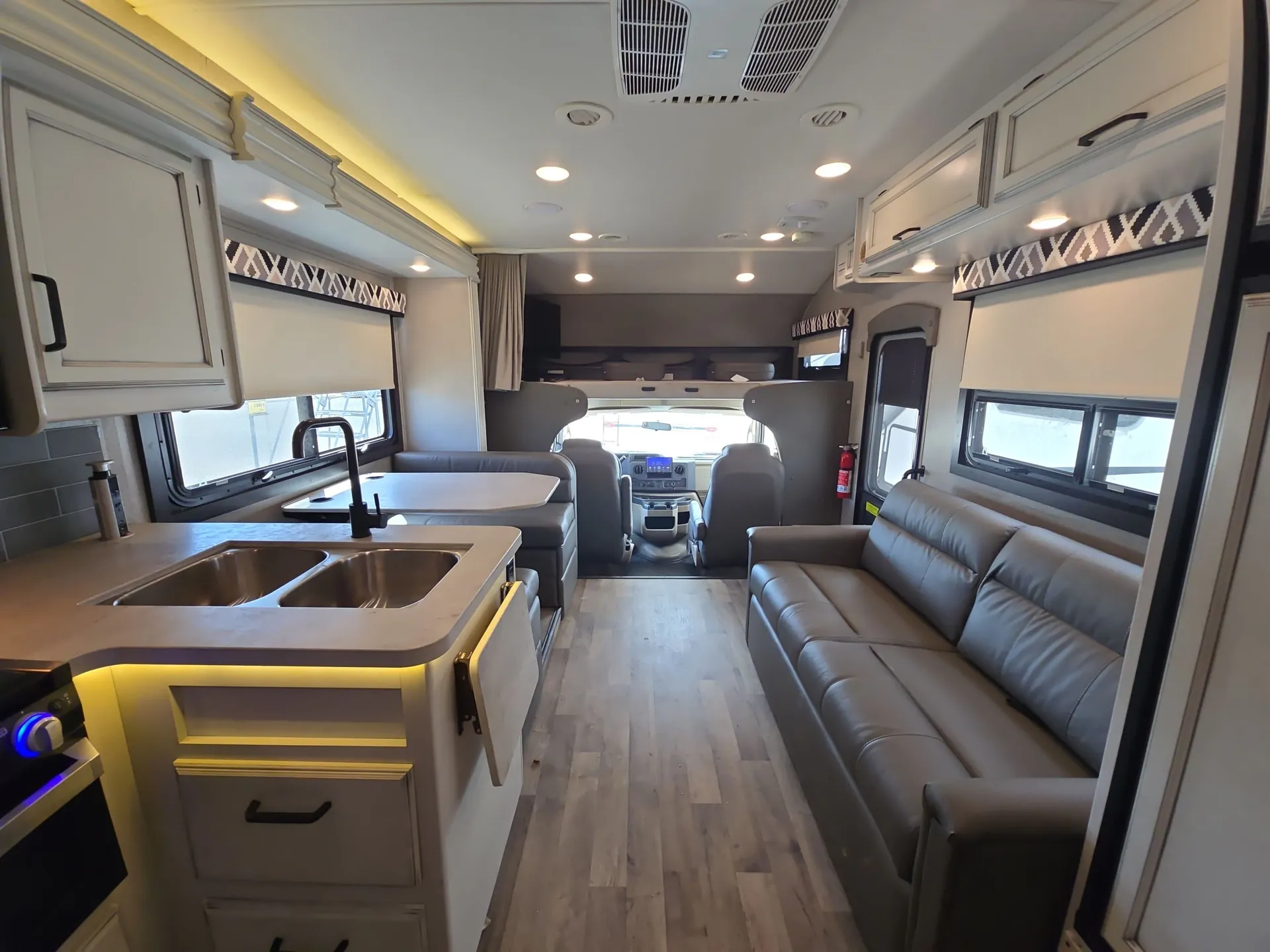 2021 Jayco Greyhawk 27U — living area main