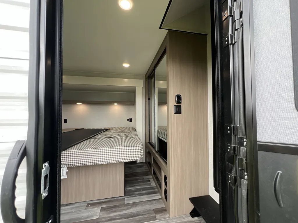 2026 Jayco Jay Flight Bungalow 401LOFT DS, Photos photo 19