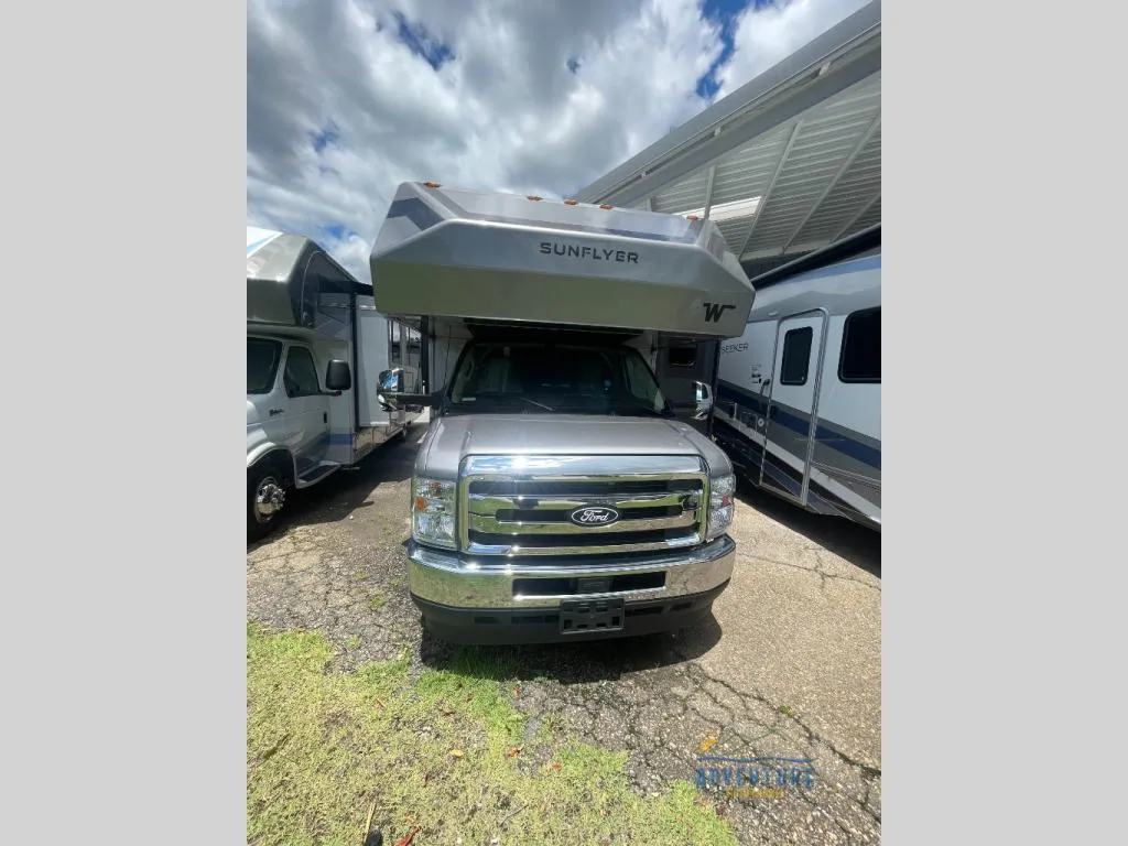 2027 Winnebago Sunflyer 28MB - Photo 3