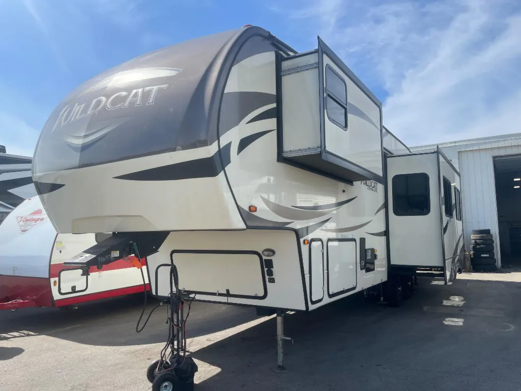 2019 Forest River Wildcat 31BH, Photos photo 2