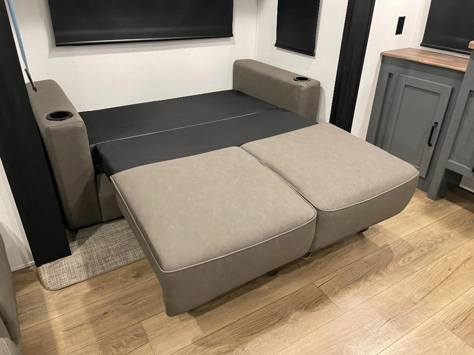 2027 Forest River Puma Vista 38DEN - Photo 4
