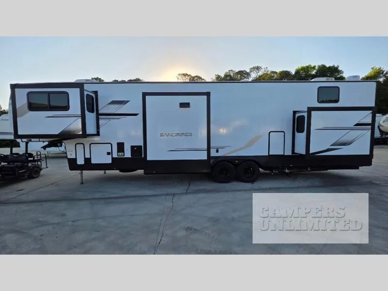 2025 Forest River Sandpiper 3990FL - Photo 3
