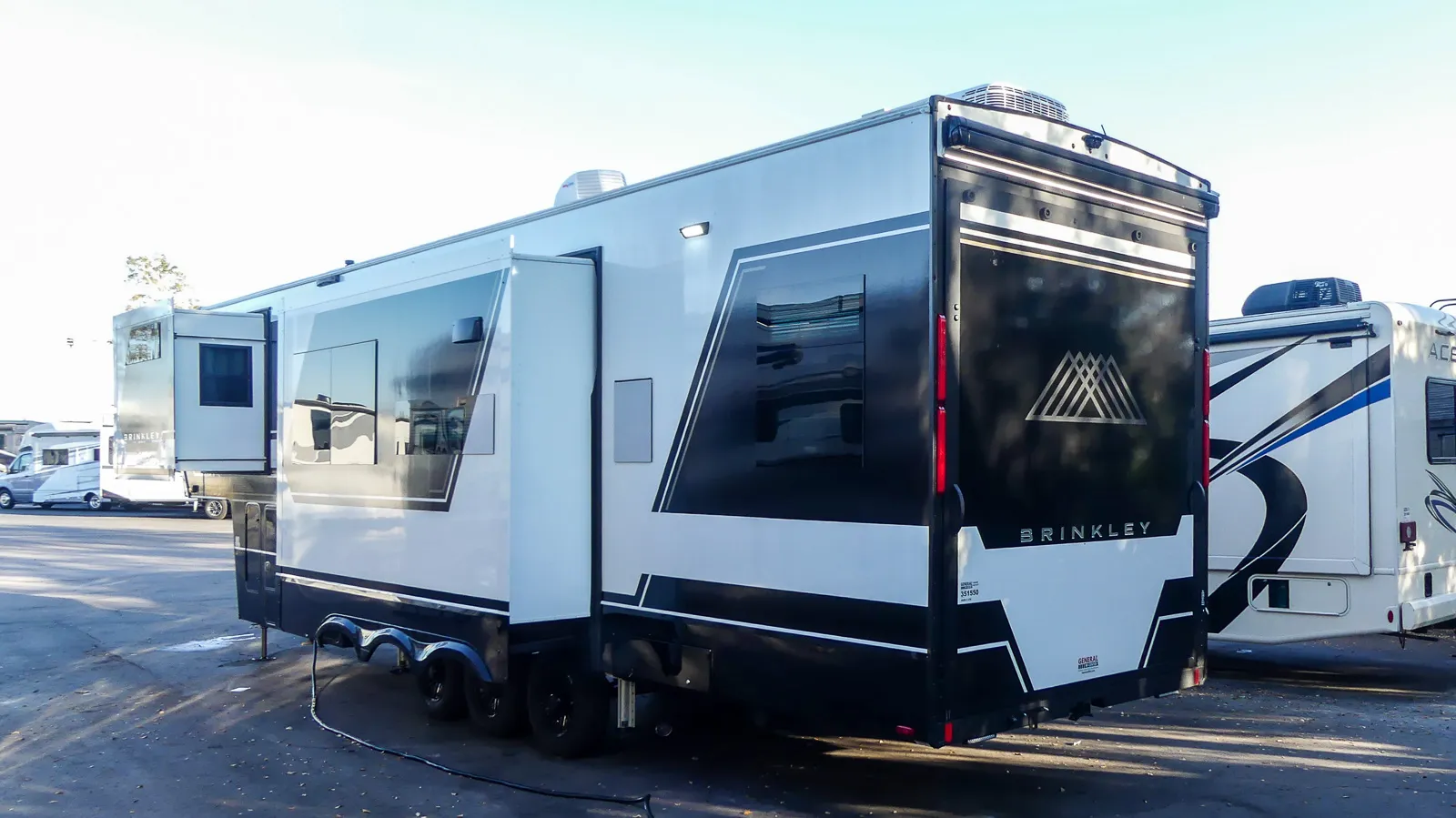 2025 Brinkley Model G 3250 - Photo 4
