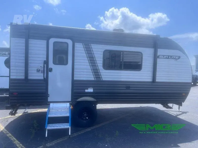2025 SUNSET PARK SUN-LITE LTD 19RK - Photo 2