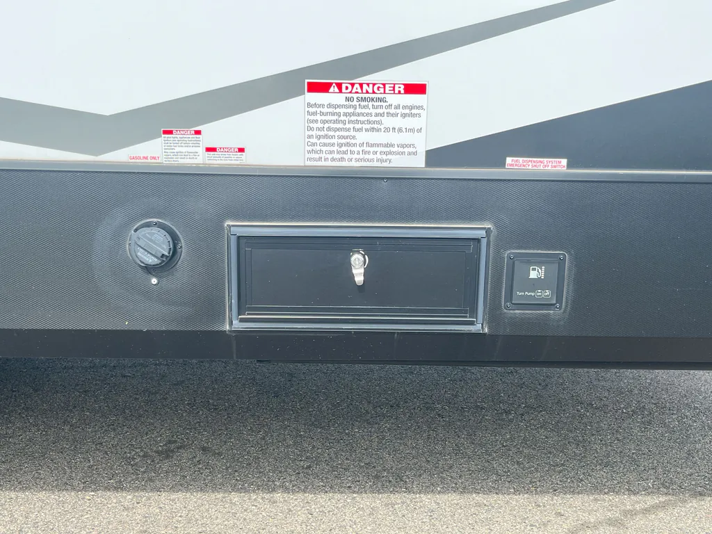 2022 Forest River Xlr Hyper Lite 3310, Photos photo 16