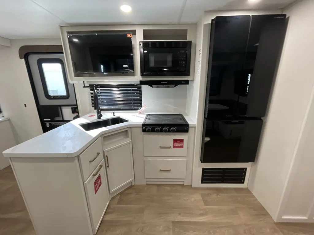 2027 Grand Design Transcend 335BHT, Photos photo 20