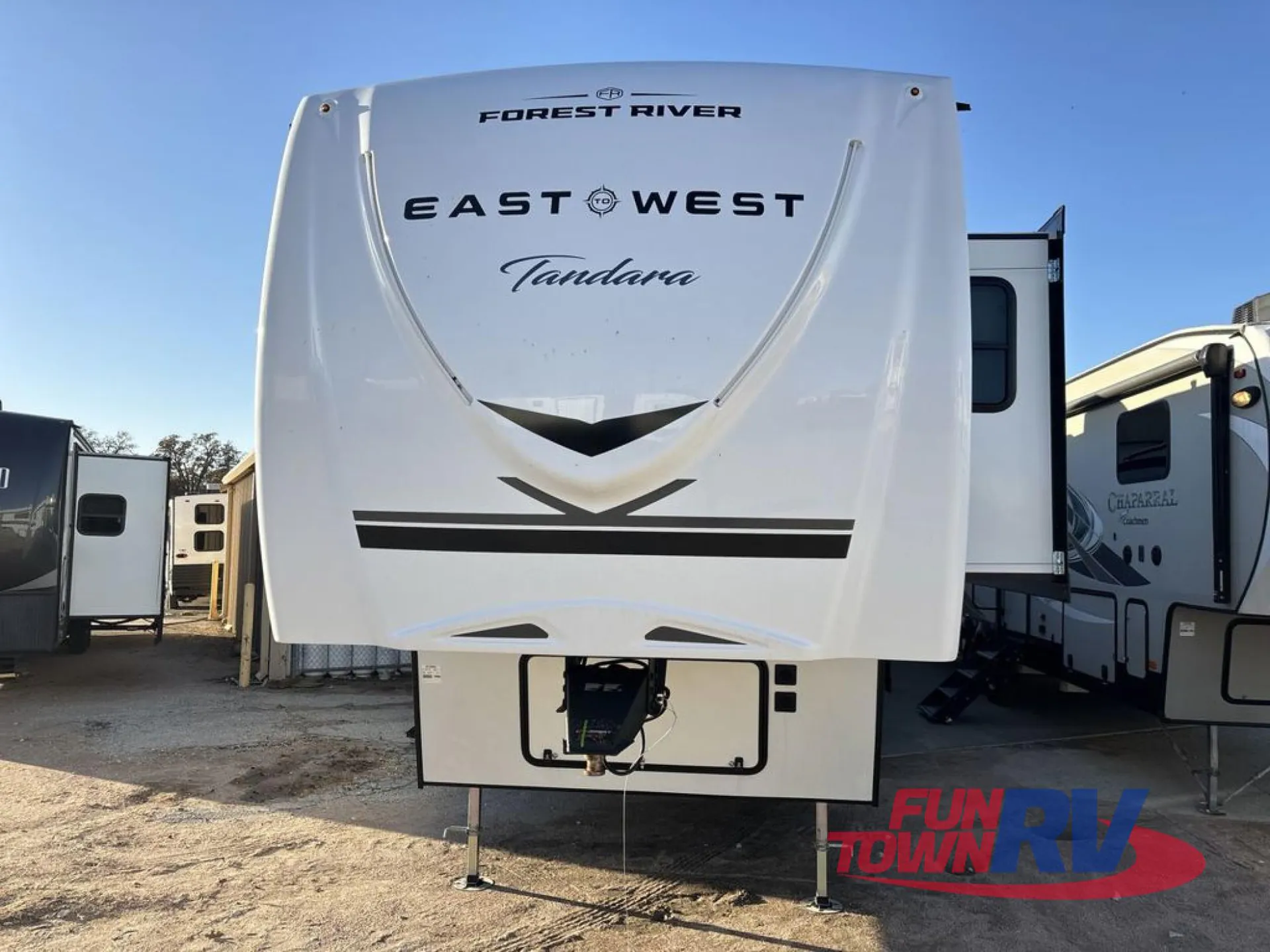 2026 East to West Tandara 295RL - Photo 4