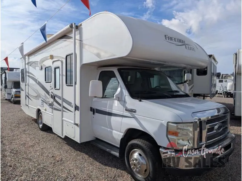 2012 Thor Motor Coach Four Winds 25C - Main photo
