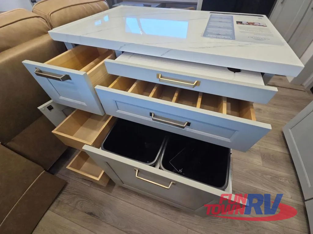 2026 Brinkley Model G 3950, Photos photo 24