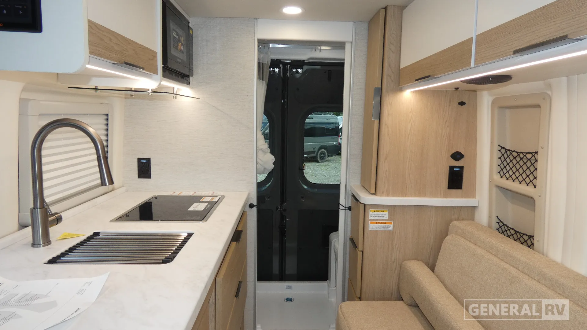 2027 Thor Motor Coach Scope 18M - Photo 3