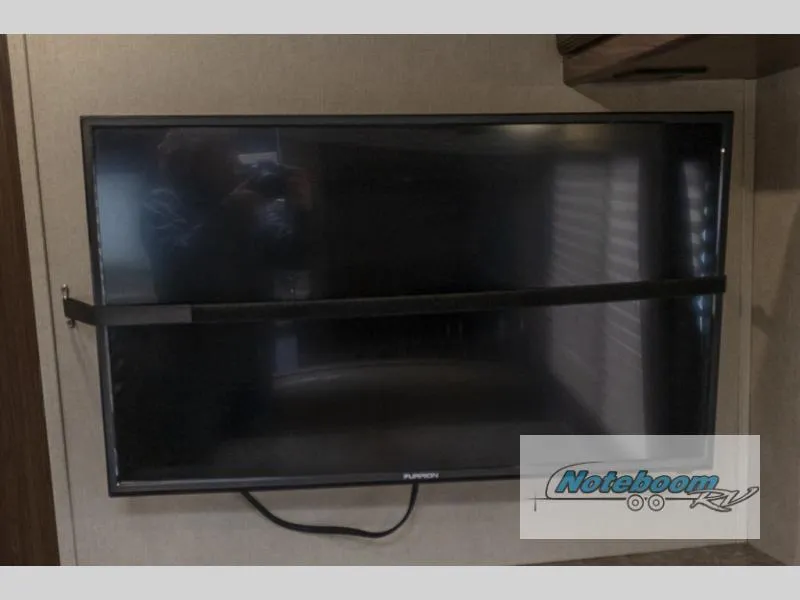 2017 Keystone RV Denali 2462RK - Photo 4