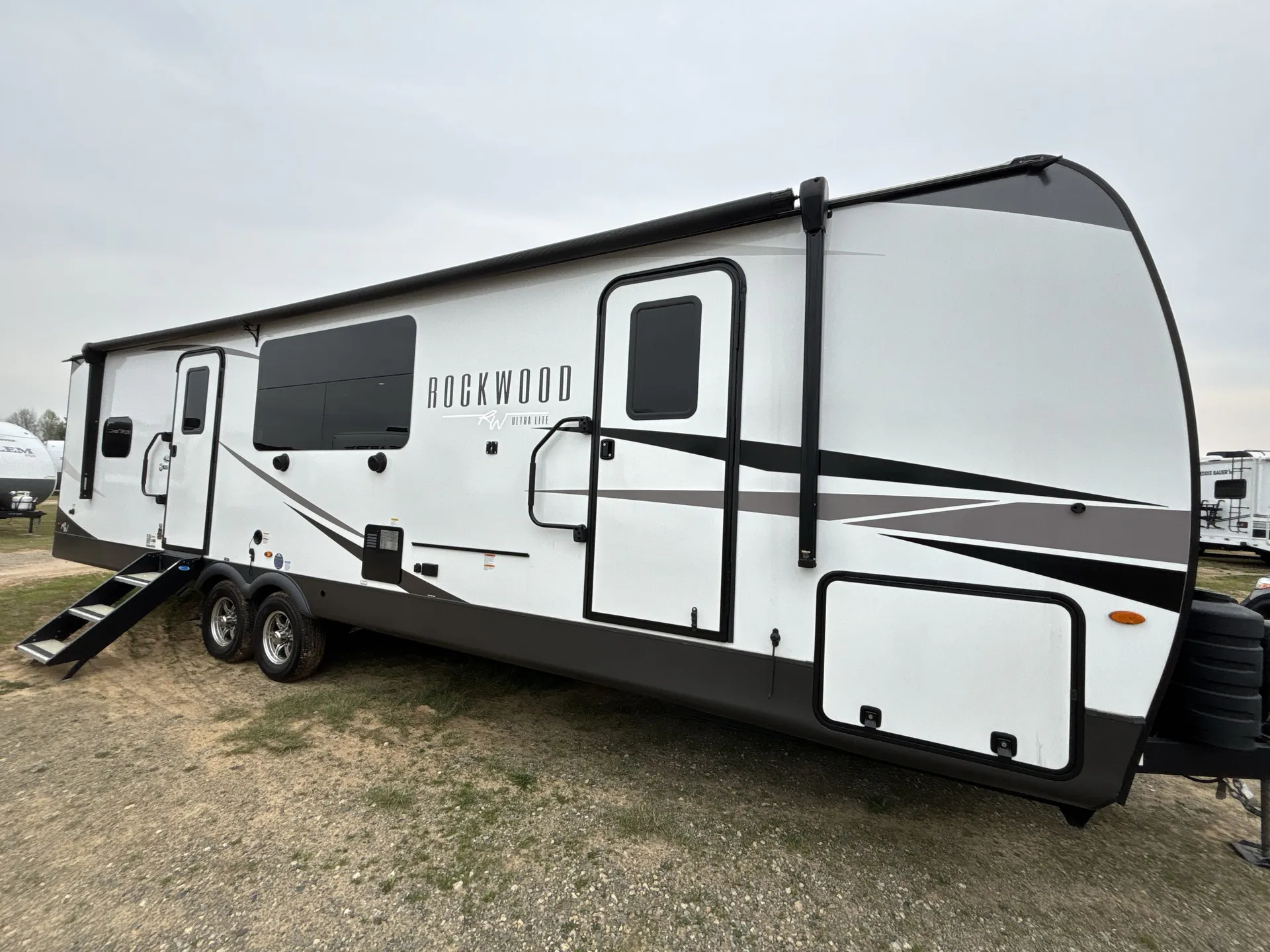 2025 Forest River Rockwood Ultra Lite 2918BH — living area main
