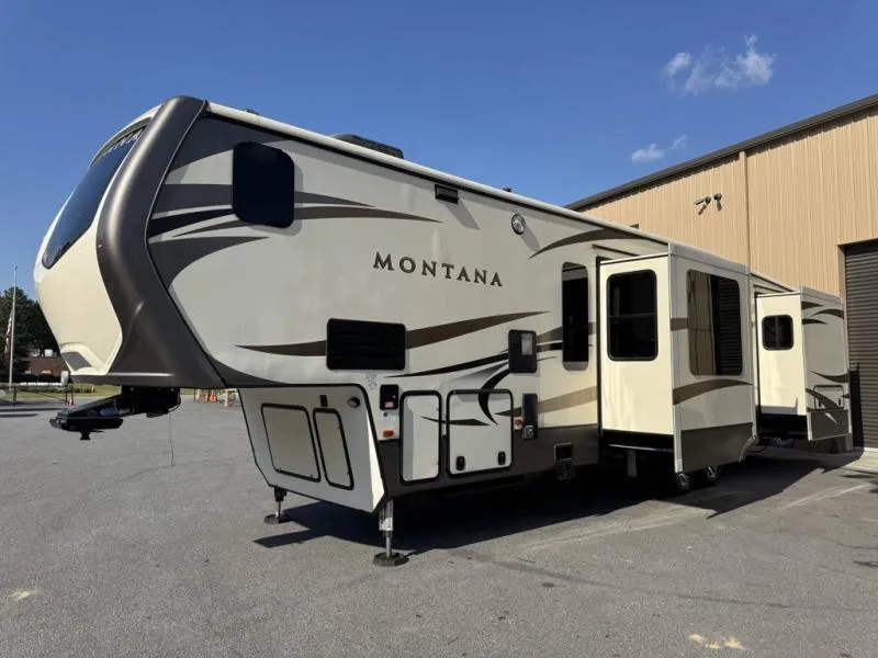 2017 Keystone Montana 3820FK - Photo 3