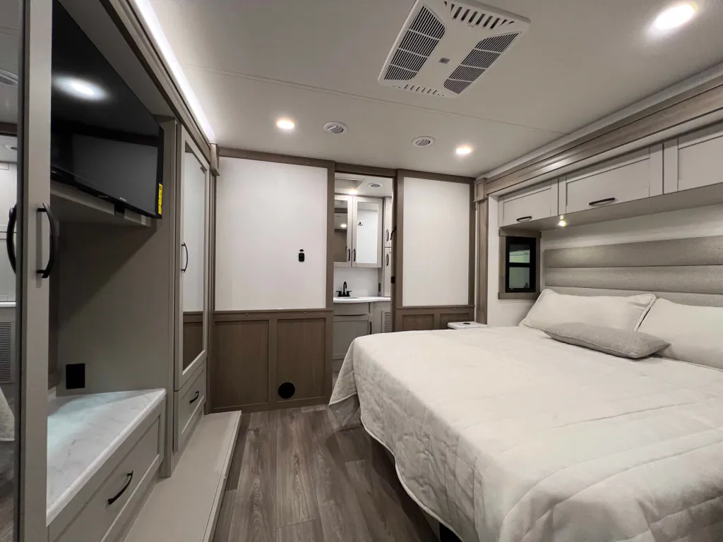 2027 Entegra Coach Vision XL 36C, Photos photo 22