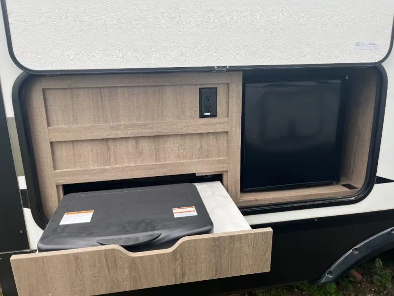 2022 Grand Design Imagine 2670MK - Photo 4