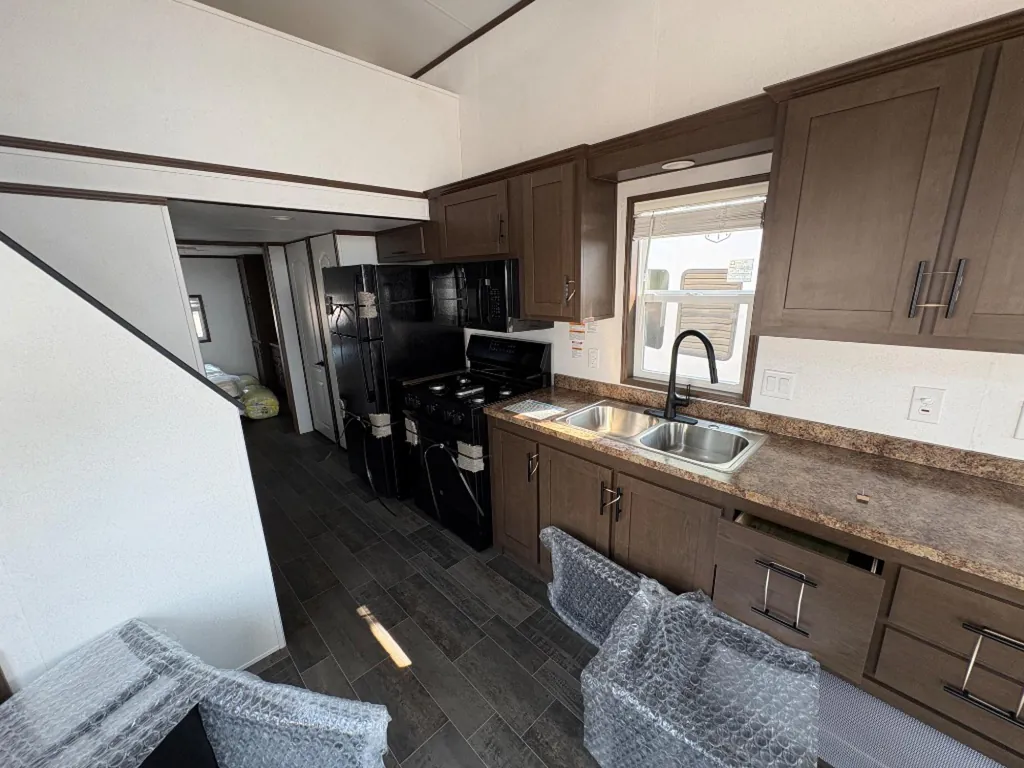 2027 Forest River Quailridge 355FLL, Photos photo 7